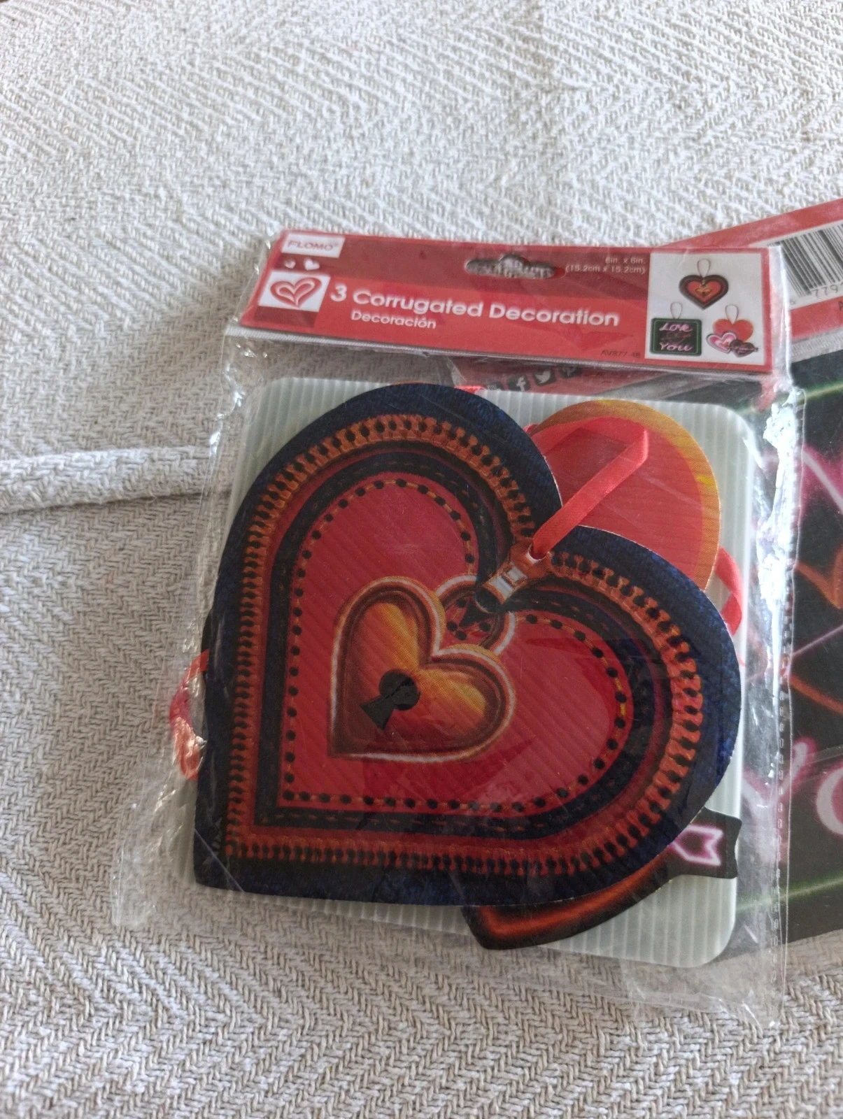 Lote de 2 paquetes de decoraciones San Valentín FLOMO – 3 suspensiones por paquete – Nuevos – photo 2